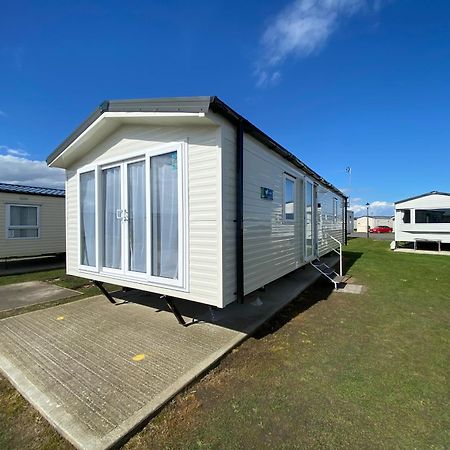 Verbzen Holiday Caravan At St Osyth Beach, Clacton-On-Sea By Verb Holidays Saint Osyth Экстерьер фото