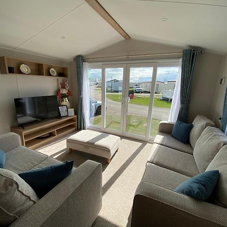 Verbzen Holiday Caravan At St Osyth Beach, Clacton-On-Sea By Verb Holidays Saint Osyth Экстерьер фото